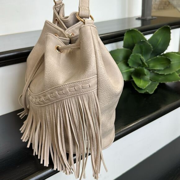 Neutral Vegan Leather Fringe Bucket Crossbody Shoulder Bag bucket, drawstring - Picture 7 of 10
